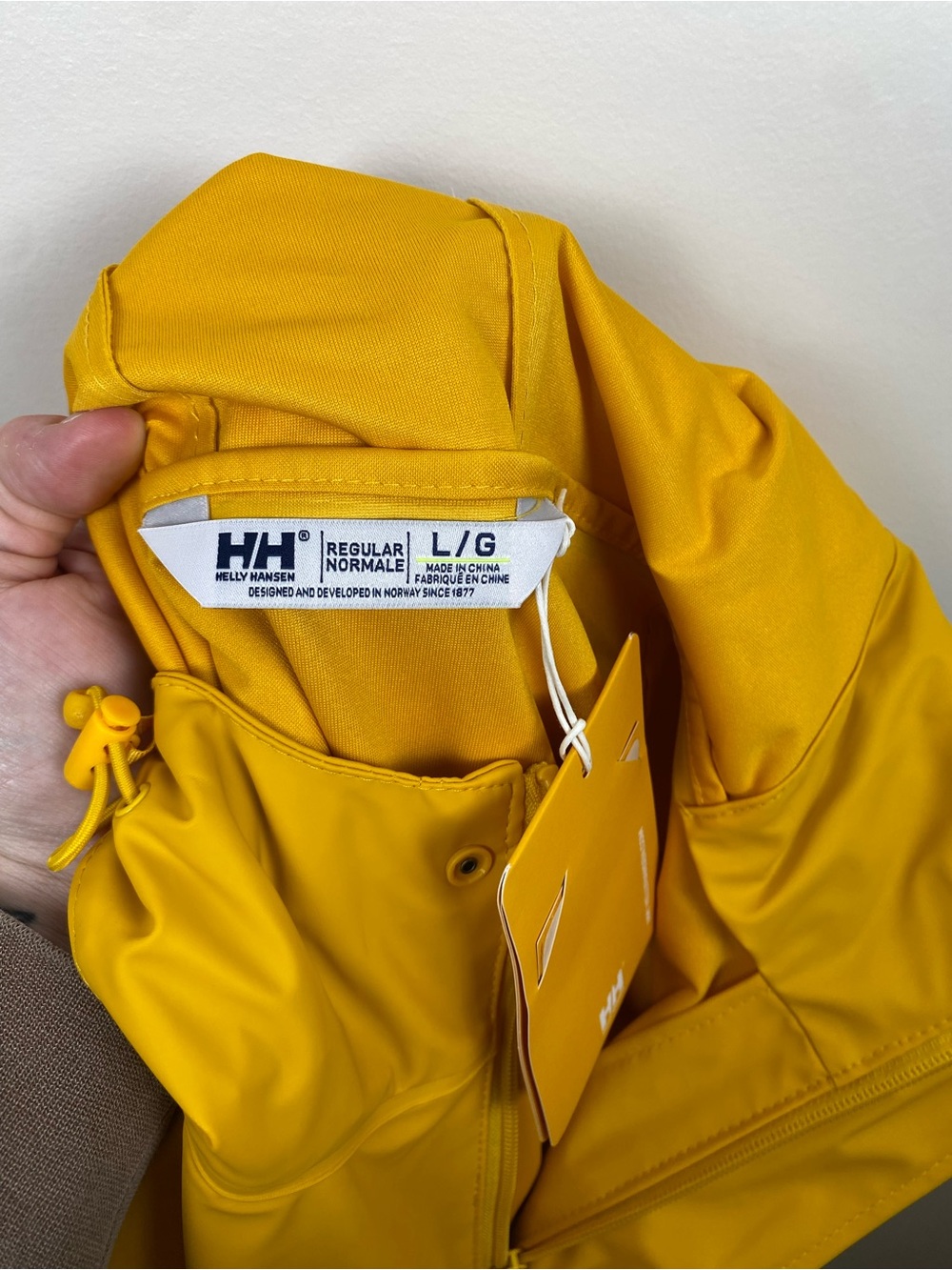 NWT Helly Hansen Men's Moss Rain Jacket Essentially Yellow L - Picture 10 of 11